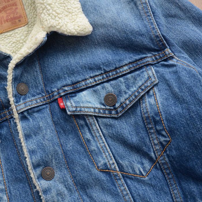 Вінтажна джинсова куртка levi’s sherpa trucker чоловіча m синя шерпа