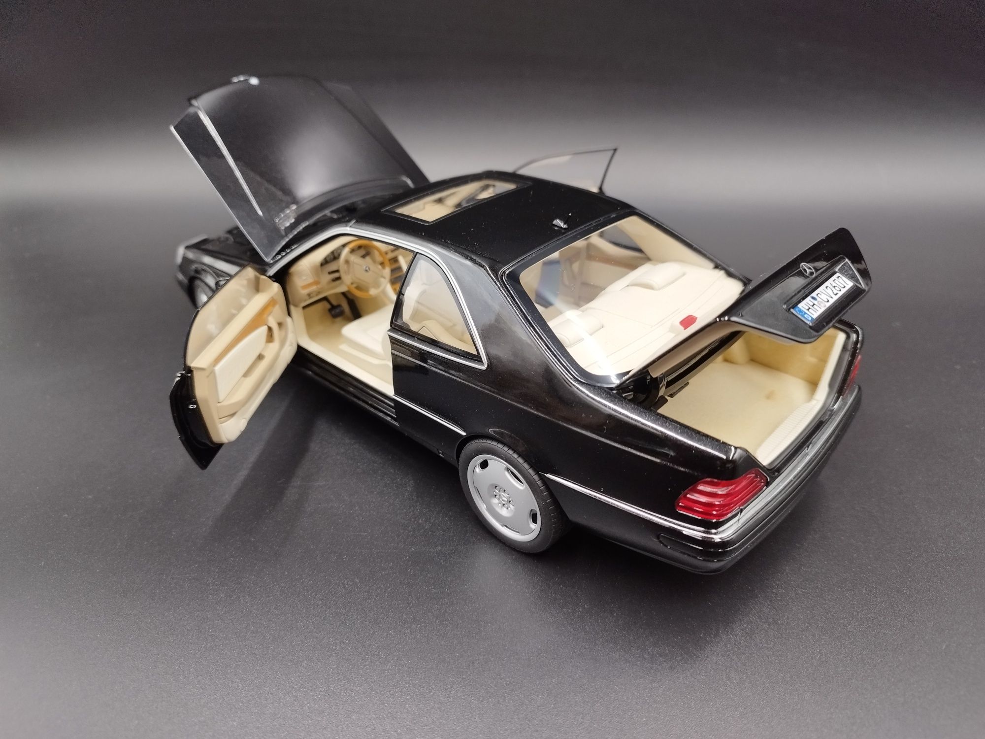 1:18  Norev 1997 Mercedes CL600 Coupe C140 model nowy