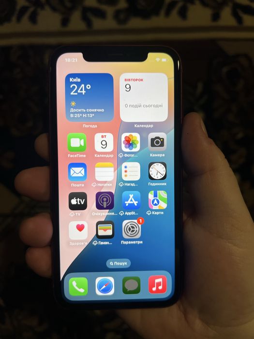 iPhone XR 64ГБ Product Red