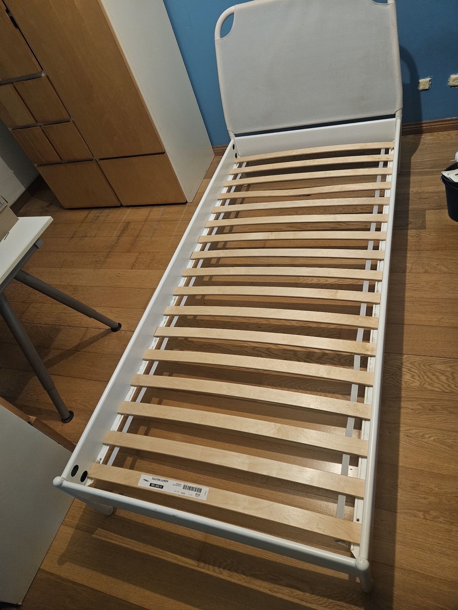 Cama ikea solteiro