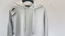 Bluza Bershka krótka z dziurami