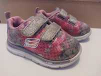 Sapatilhas SKECHERS. Tam. 21