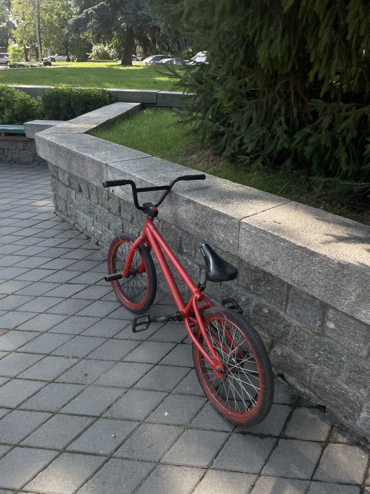 .Велосипед BMX..