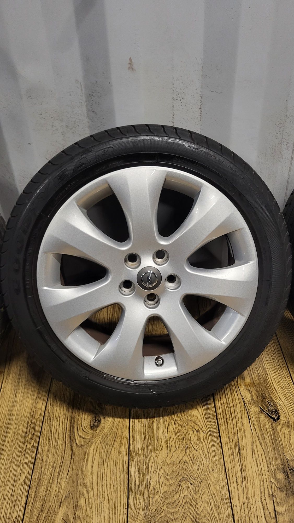Felgi Opel 17" 5x105 z oponami 215/50 R17 Astra J K TPMS