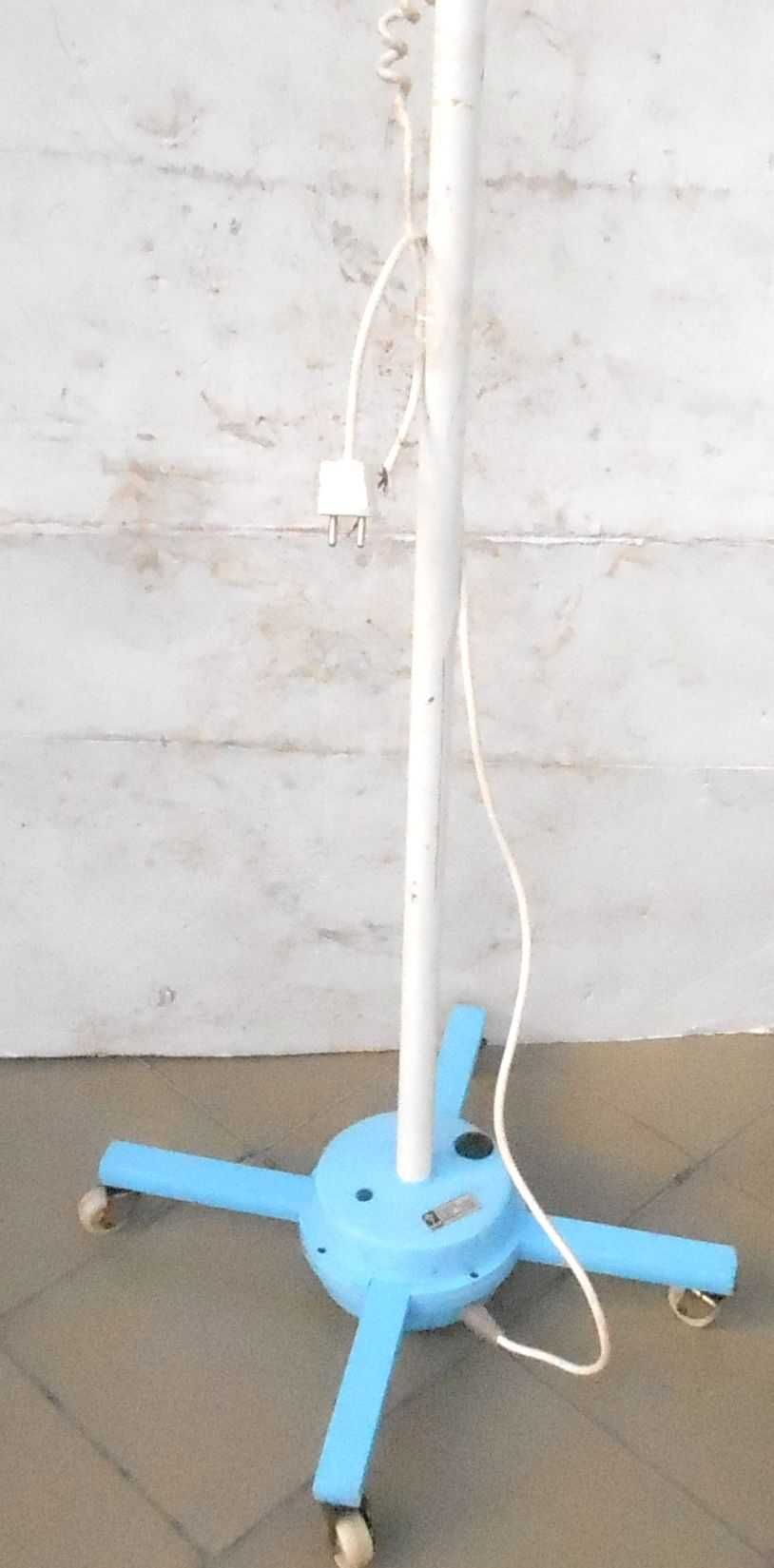 Stojak lampy halogenowej przejezdnej BH 132 Famed Łódź, przejezdna