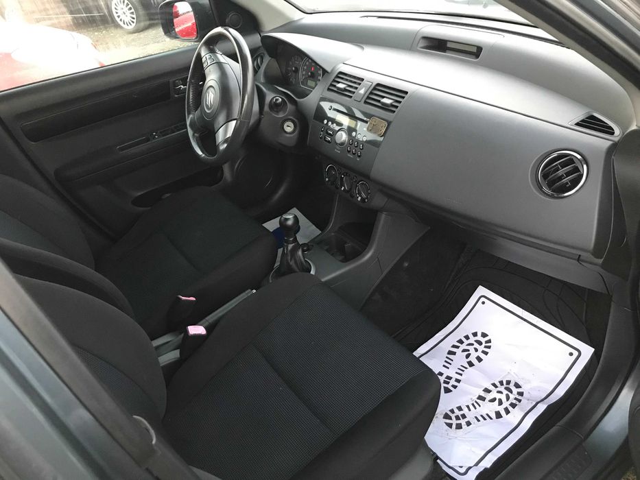 SUZUKI SWIFT 1.3 benzyna 2008r. 2 sztuki Instalacja Gazowa do 2031r.