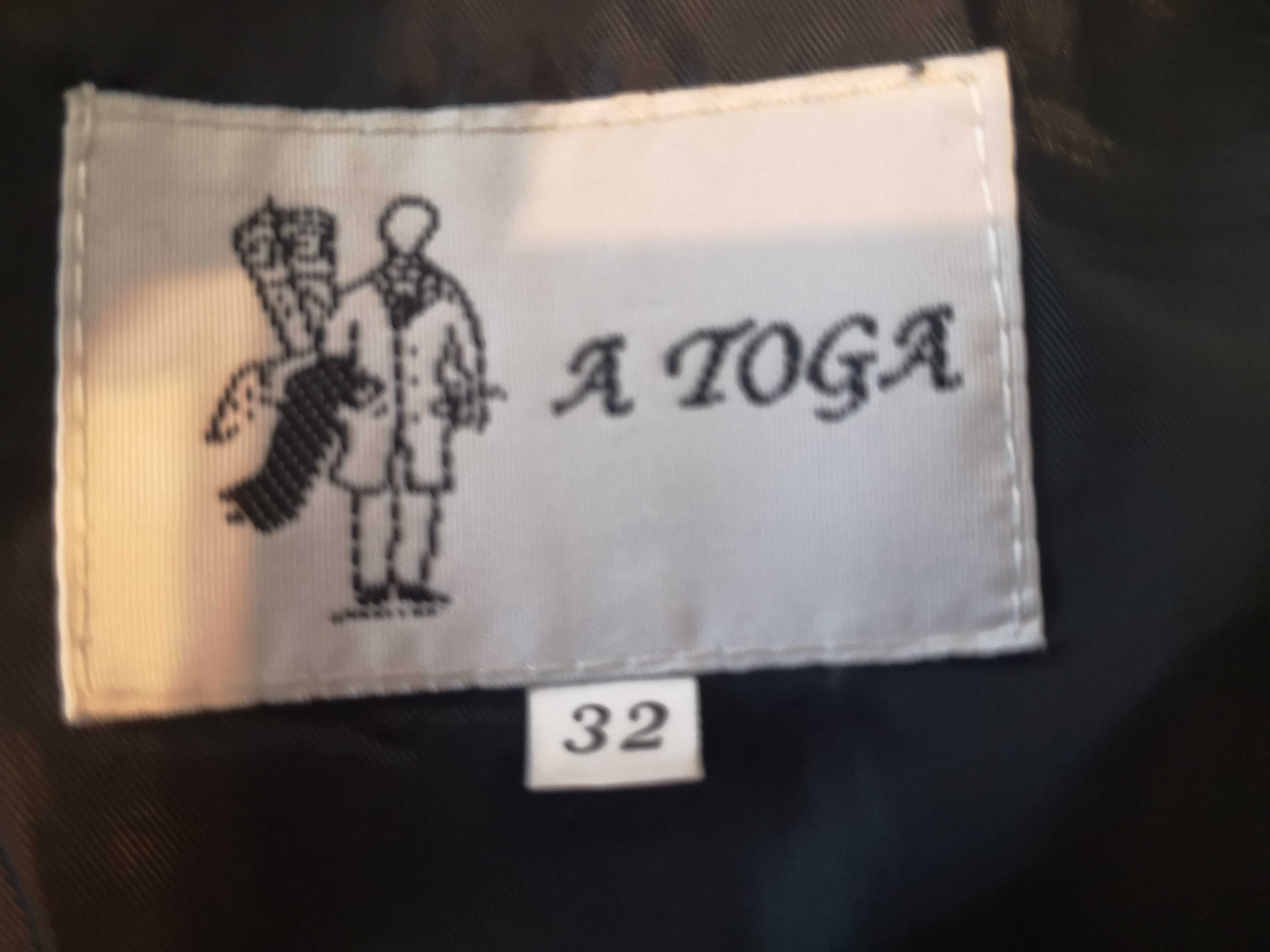 Traje académico de Coimbra da Toga em muito bom estado, n.º34