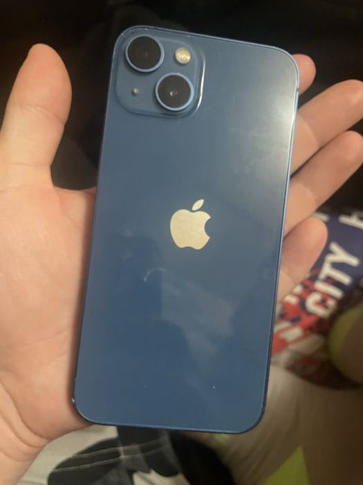 Продам айфон 13