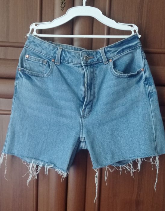 Продам джинсовые  шорты DenimCo