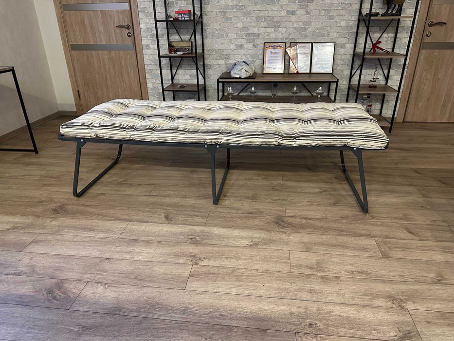 ліжко металеве з матрасом,кровать металлическая,матрас