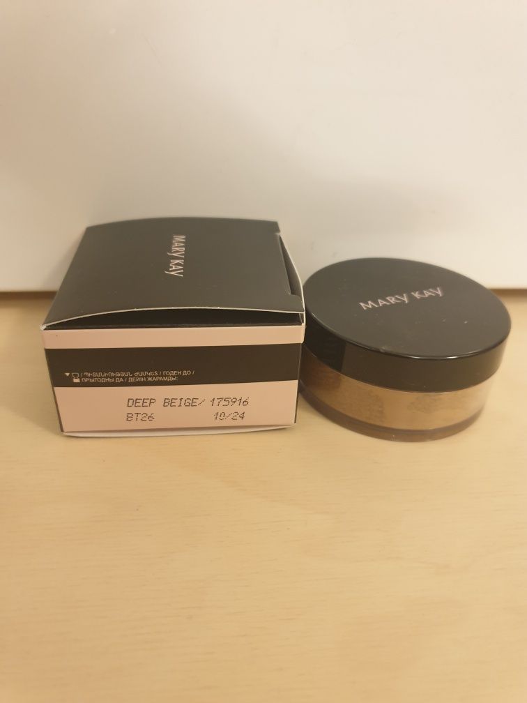 Jedwabisty puder mary kay Deep beige
