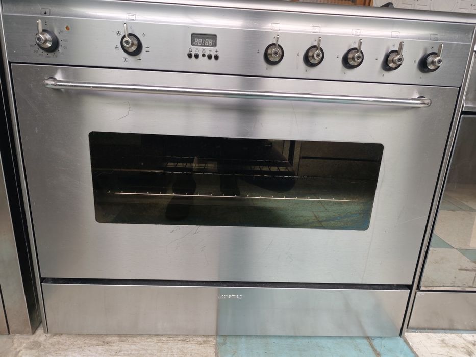 Професійна газова плита Smeg