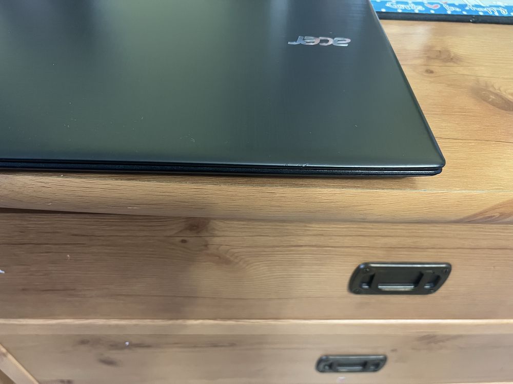 Leptop Acer Aspire E15