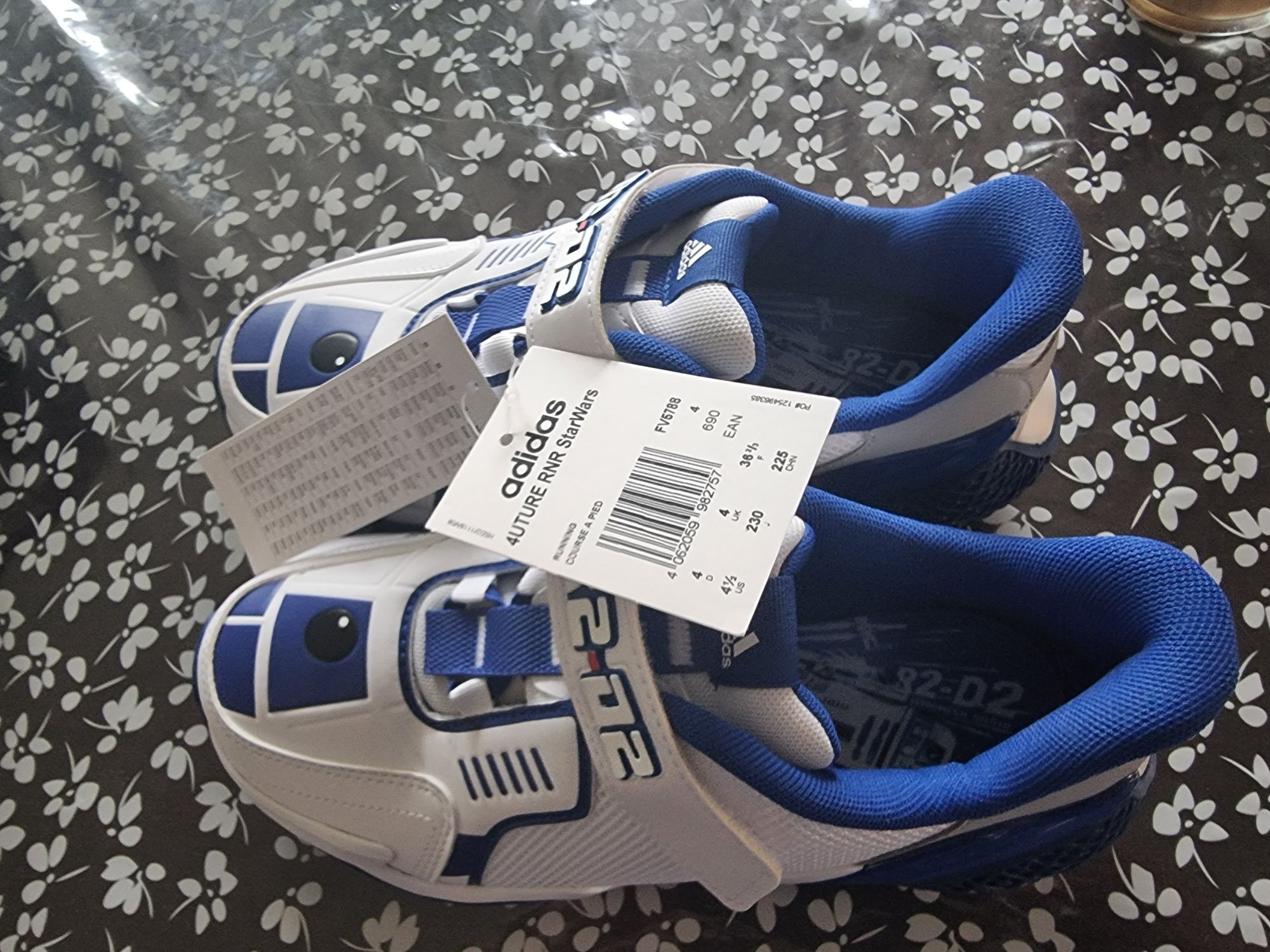 Buty adidas star wars r2-02  rozmiar 36