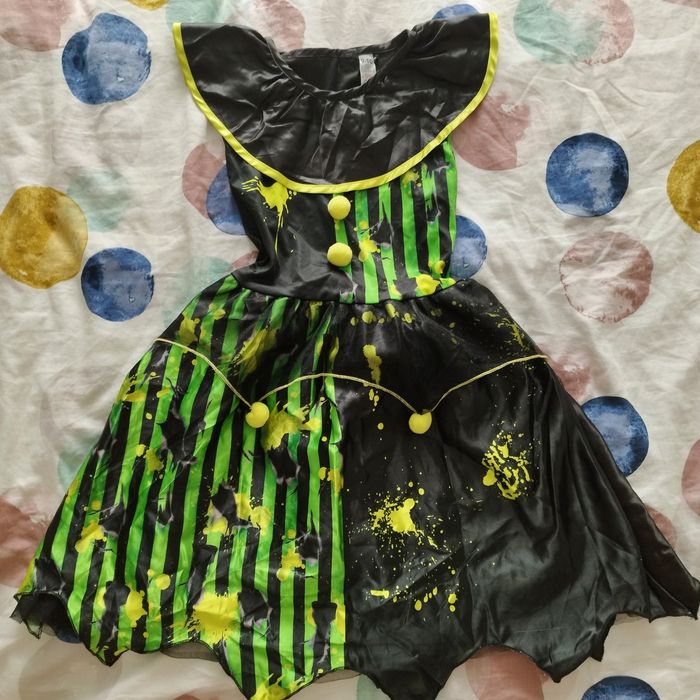 Продам карнавальні сукні для дівчат 5-12р