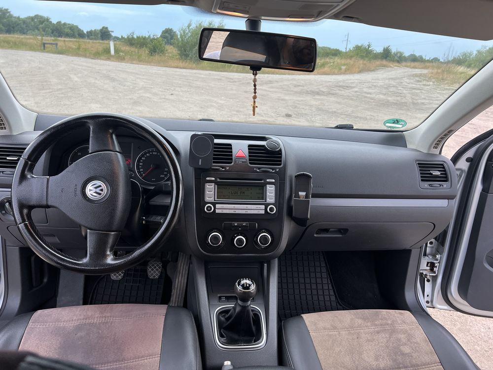•	Економне та надійне авто для сім’ї! Volkswagen Golf 5