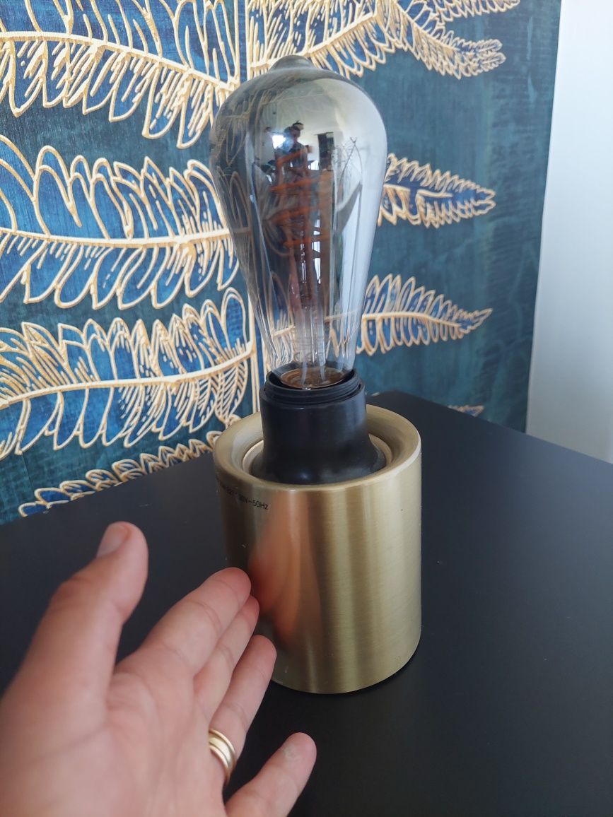 Lampka na dotyk z żarówka nastrojowa