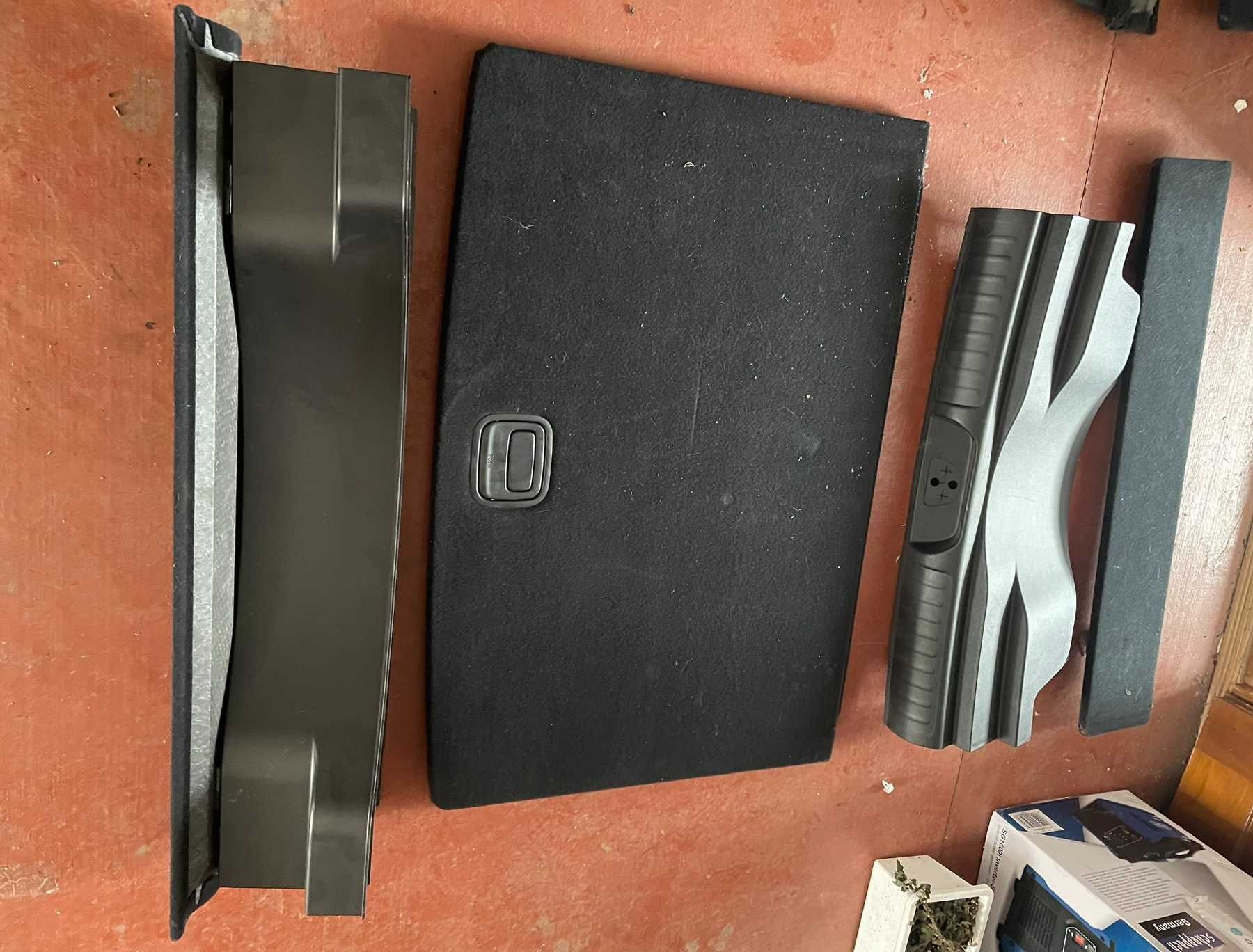Підлога багажника Jeep Cherokee KL  1UC86DX9AD 68140514AA