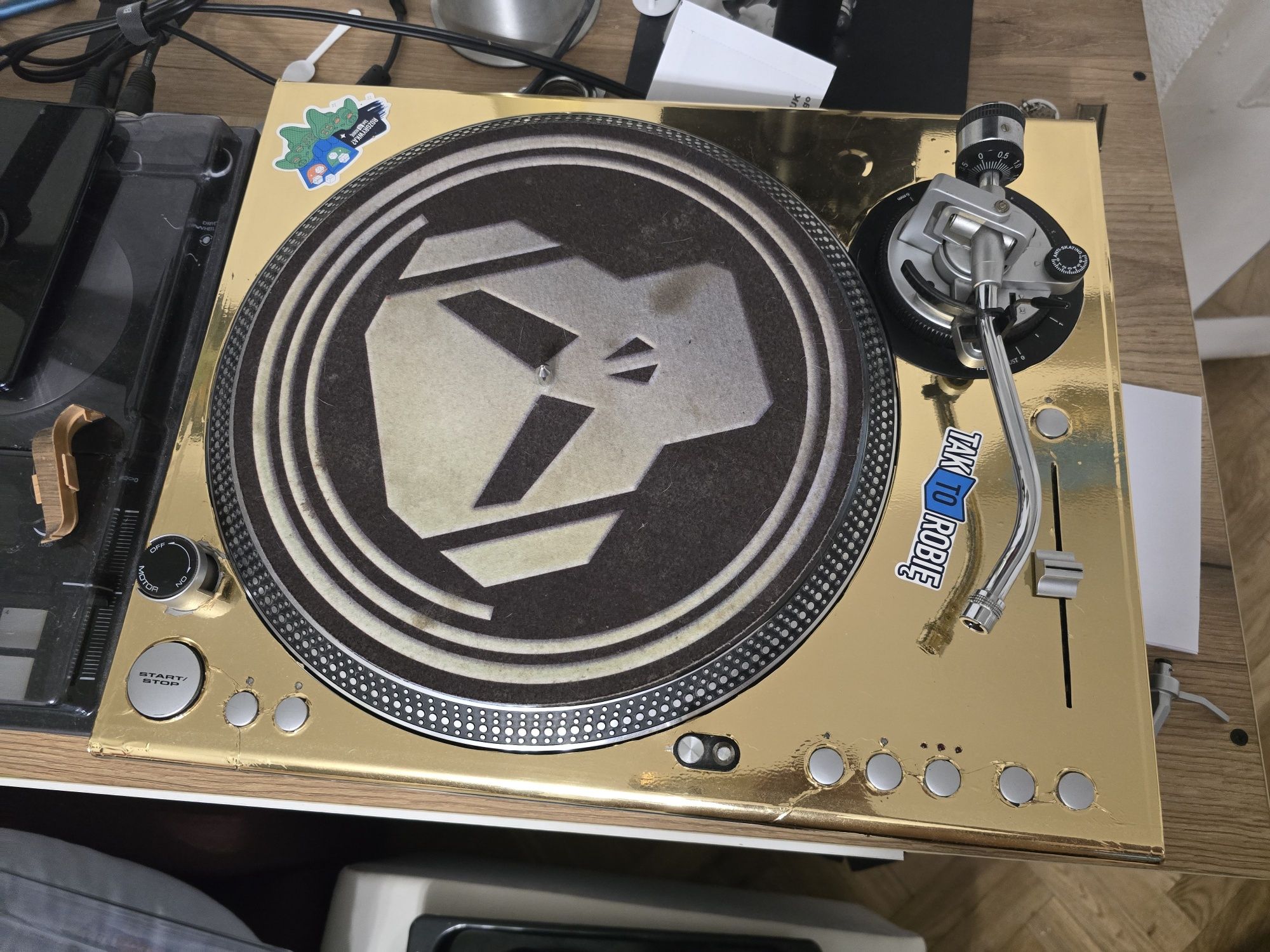 Gramofony Stanton ST8-100 + 2x Case