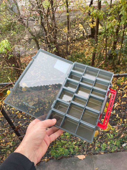 Риболовна коробка Azura + в подарунок 2 сталевих повідці