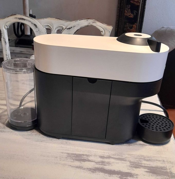 Maquina de café Nespresso nova