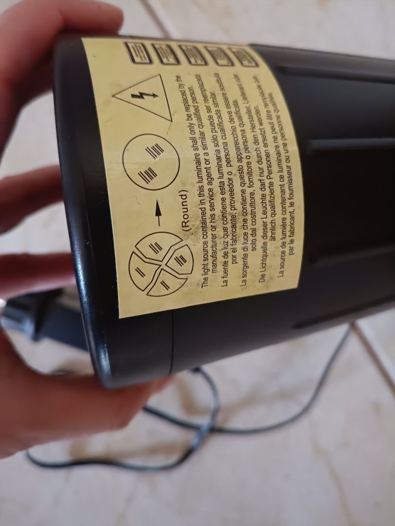 Projektor LED na ścianę lub dom