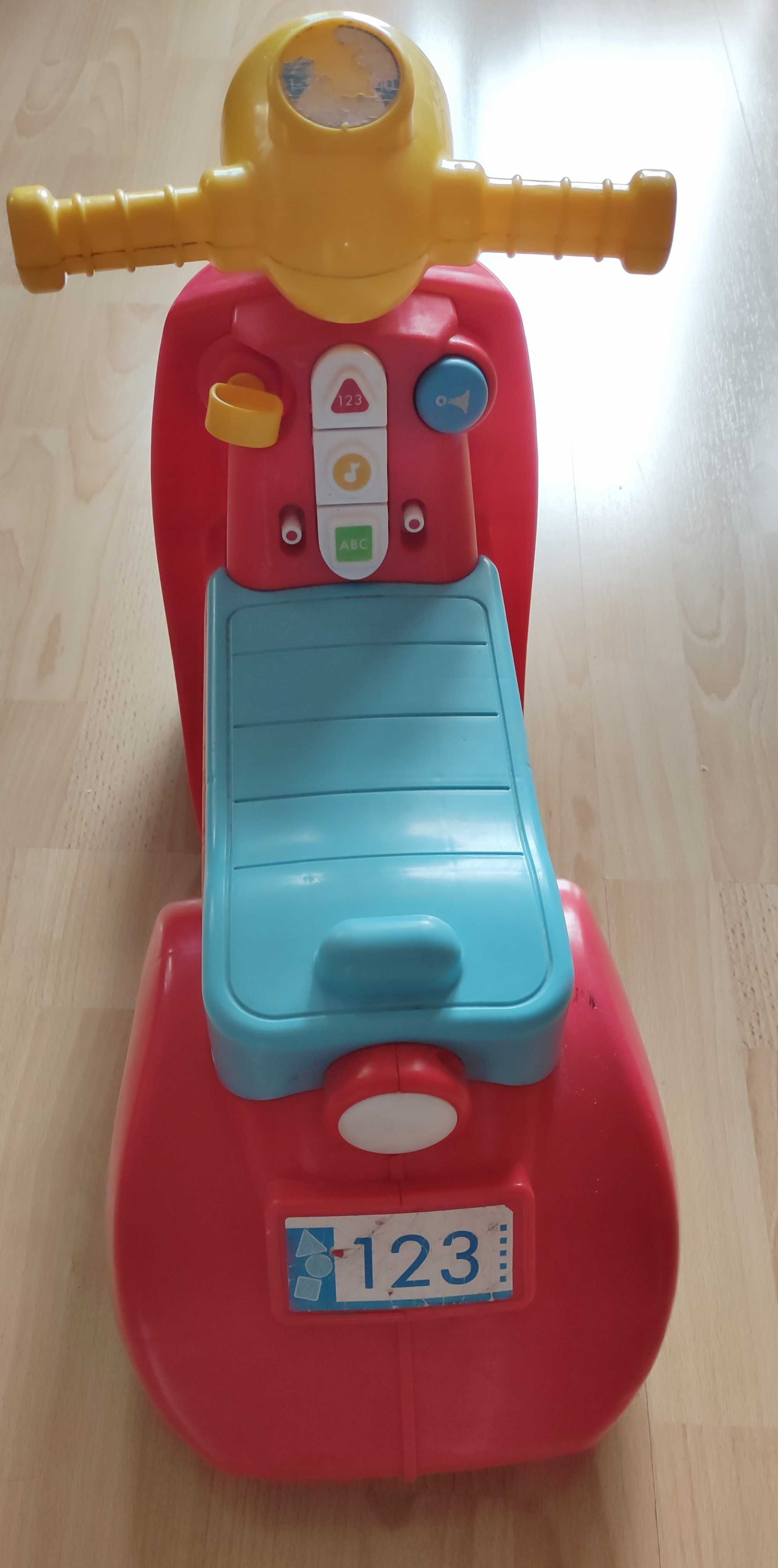 Edukacyjny Skuter/Jeździk Fisher Price