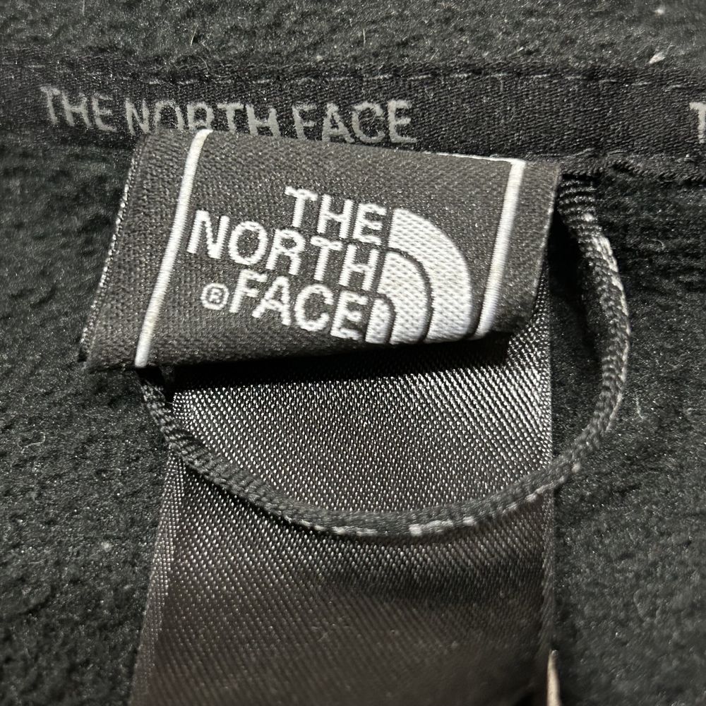 Kurtka polarowa The North Face czarna mini logo haft TNF