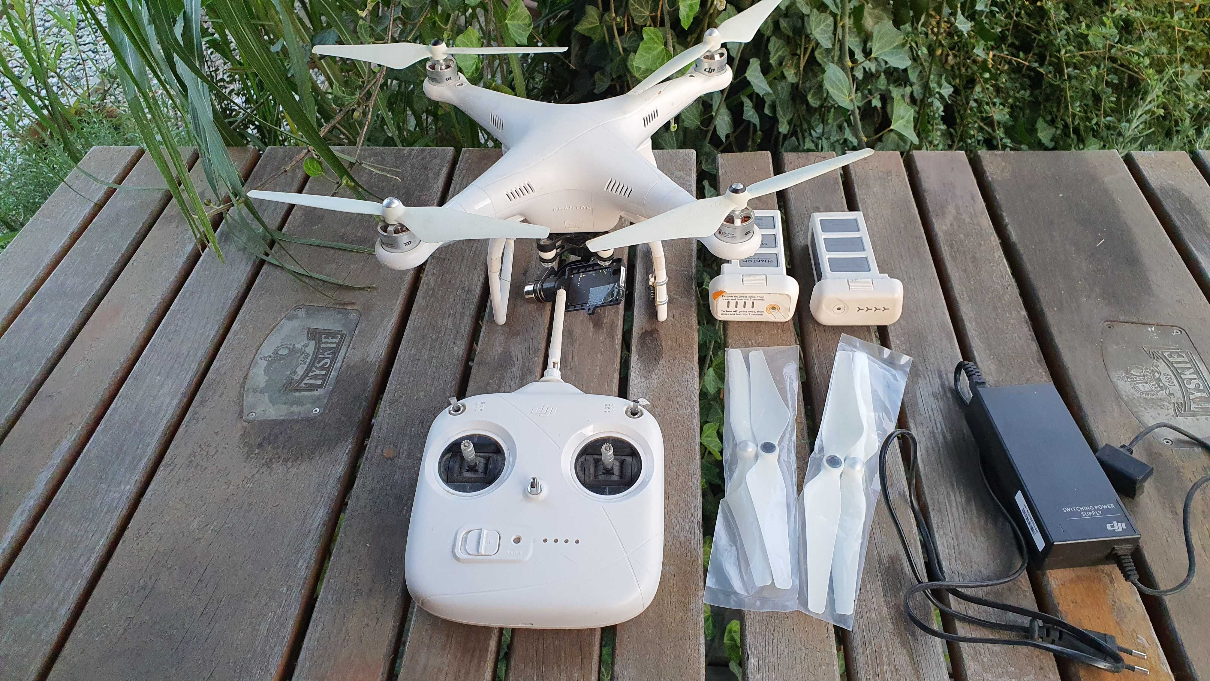 Dron DJI Phantom 2 V2 + gimbal Zenmuse H4-3D