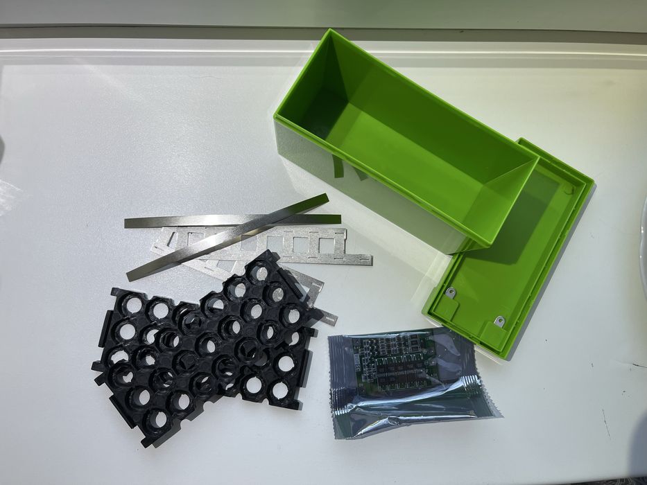 Корпус для сборки аккумулятора 12в 7ач 9ач на 18650