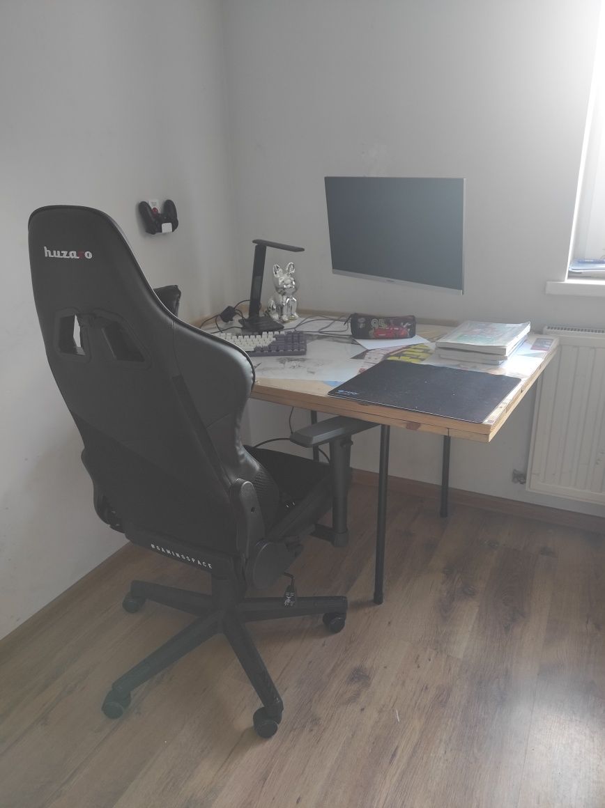 Duży stół do pracy