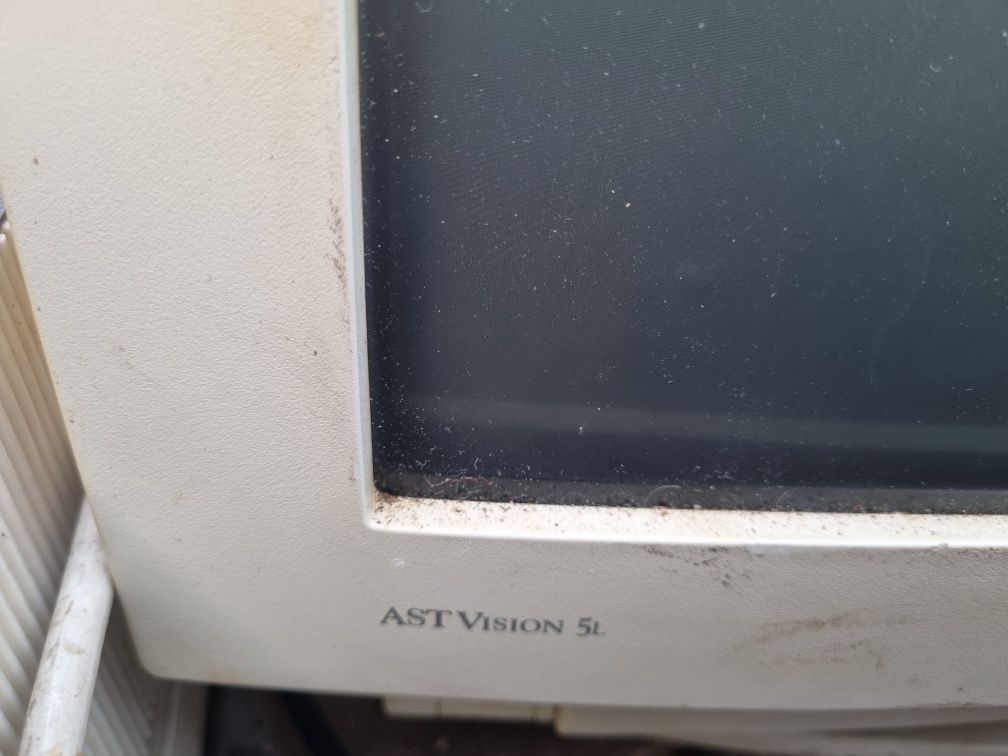 Monitor Ast Vision Retro komputer