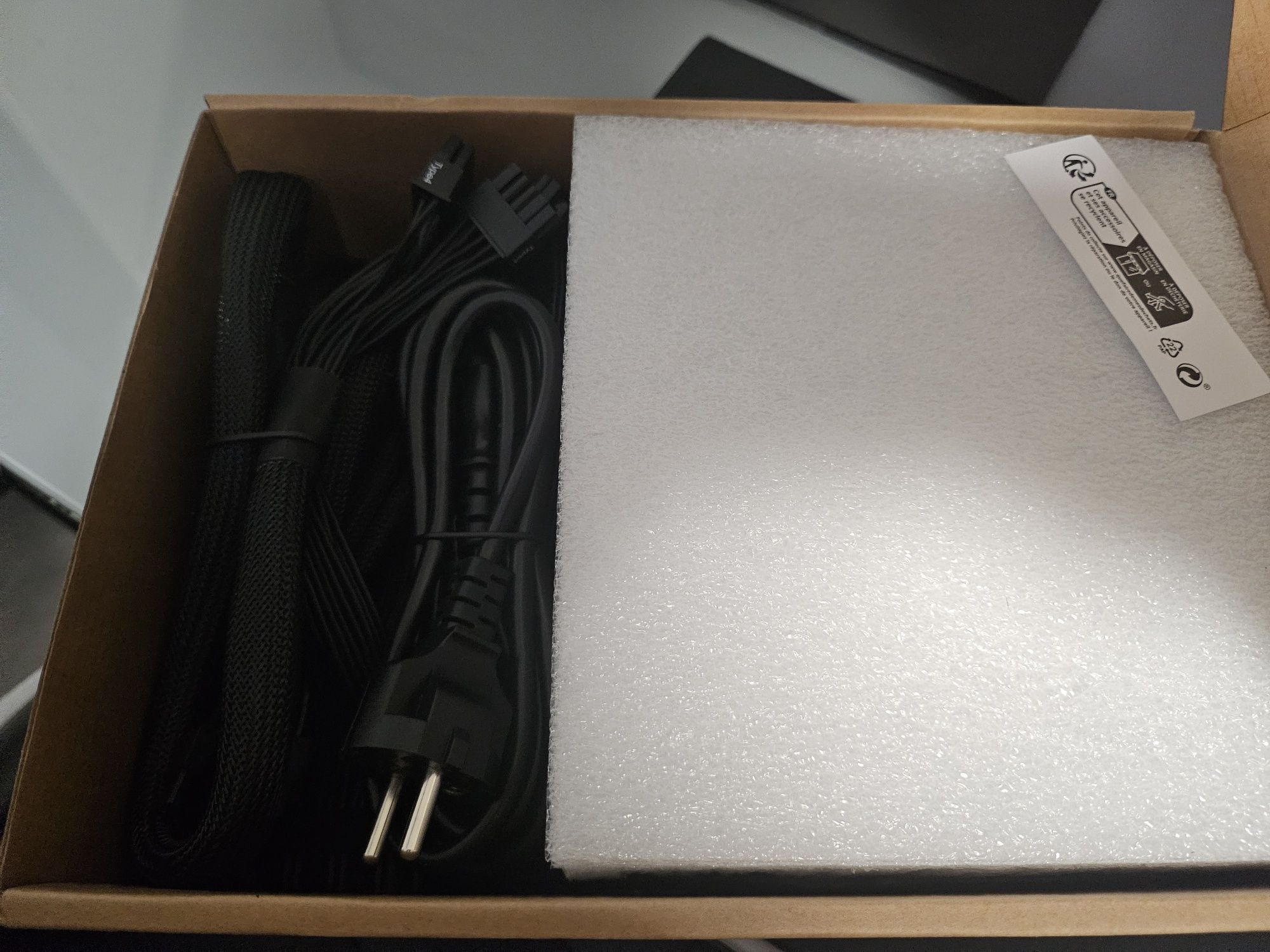 Fonte de Alimentação Corsair RM850x 2021 Fully Modular