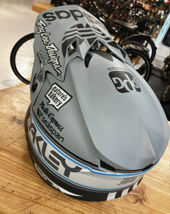 Capacete troy lee designs-M