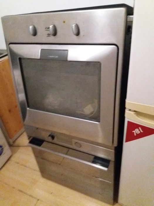 Piekarnik pod zabudowę Amica Ariston.