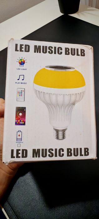 Lâmpada com coluna Bluetooth