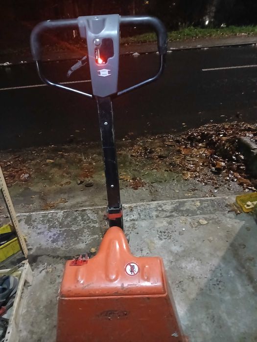 Paleciak elektryczny Blachdeker