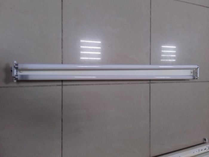 Светильник на 2 лампы