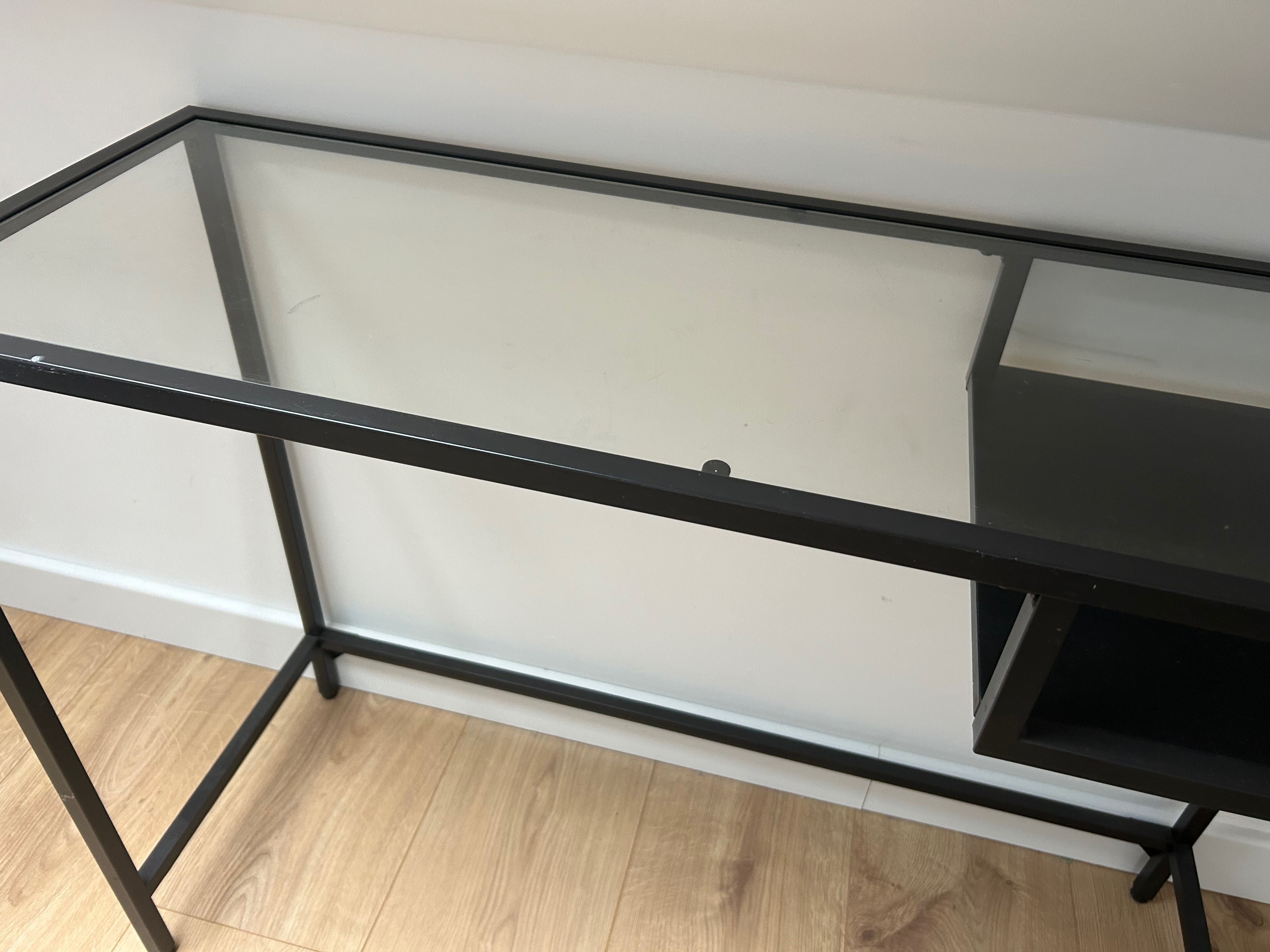 Szklane biurko ikea