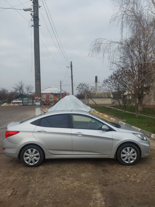 Продам hyundai accent 1,6i a/t 2013