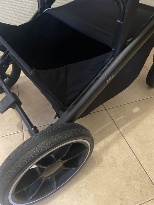 Продам детскую коляску Carello Alfa