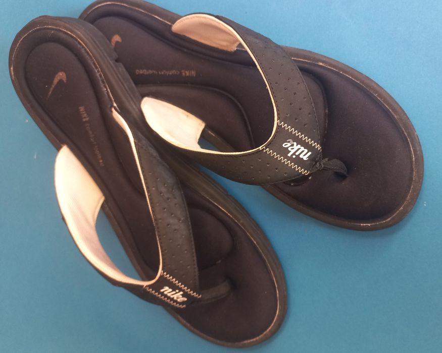 Жіночі сланці Nike розмір 40