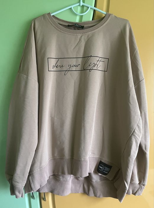 Кофтинка в бежевому кольорі