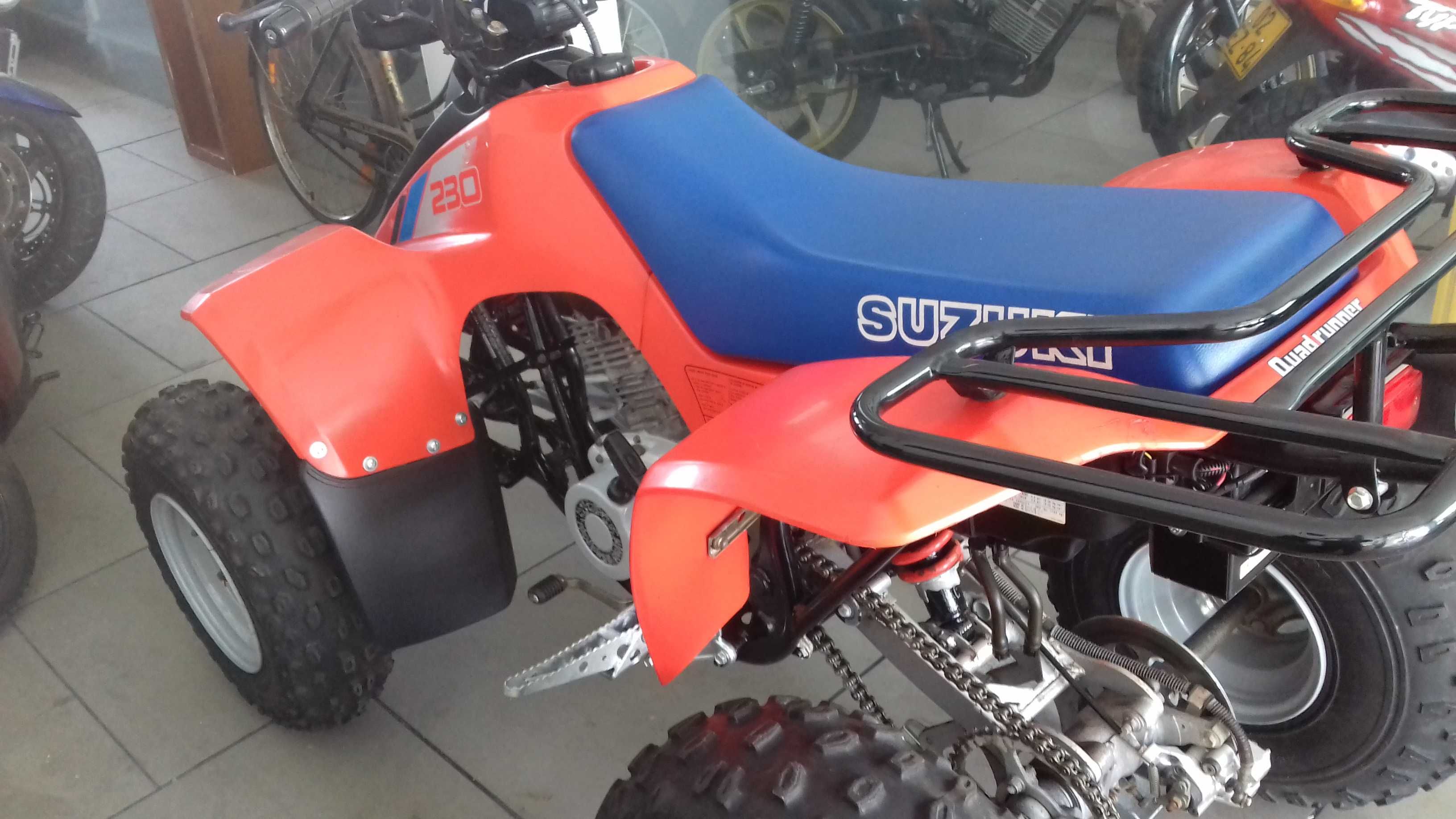 Moto 4 susuki LT 230cc