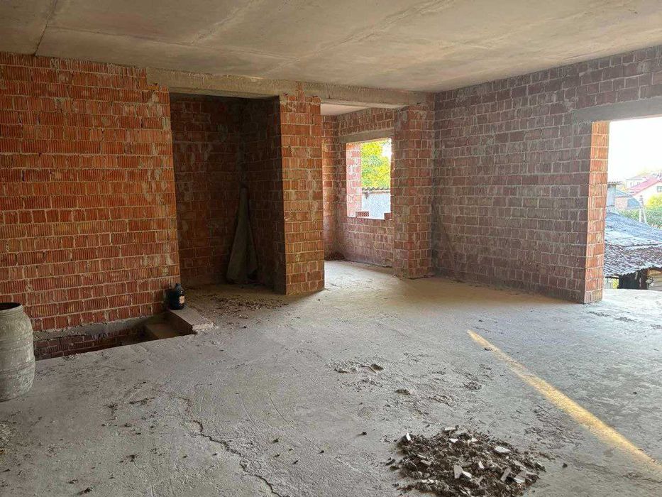 Продаж окрема будівля комерційного призначення в с. Зимна Вода