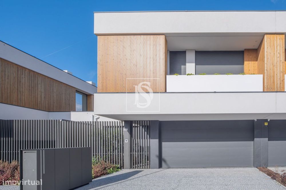 Moradia T4 com Piscina, próxima à Praia, em A Ver-o-Mar