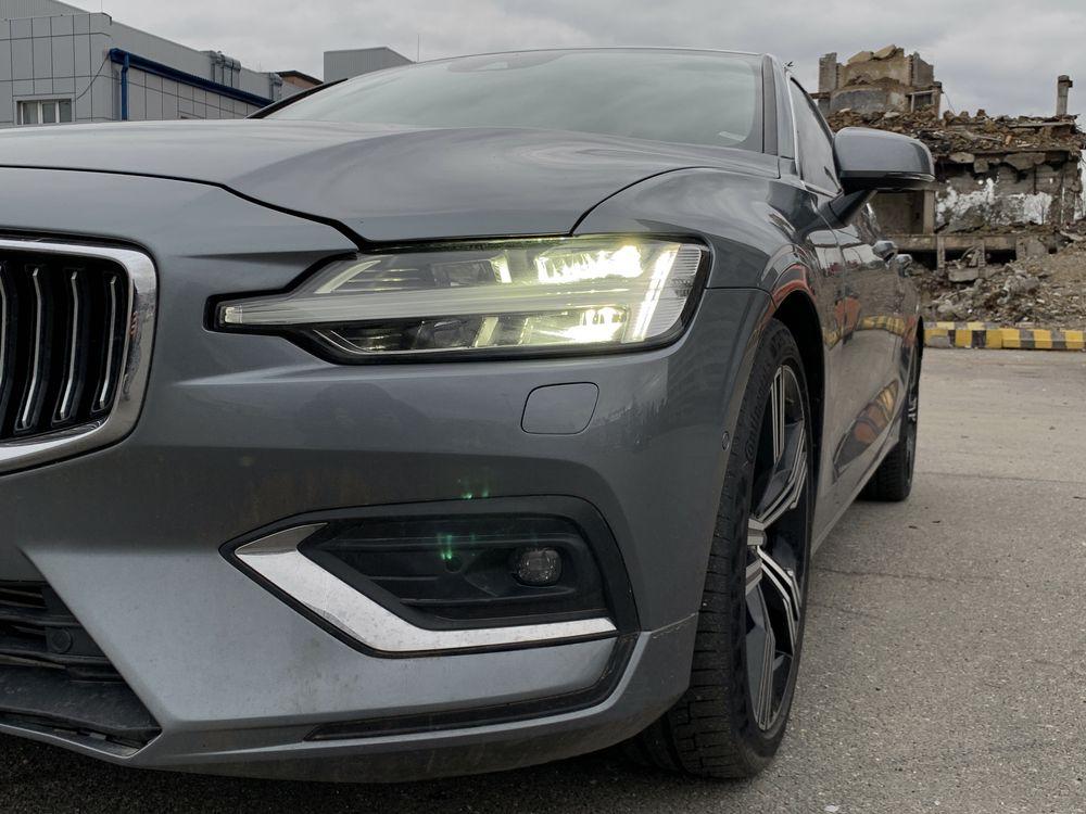 Volvo s60 2019 максимальна комплектація