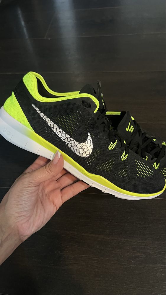 Кросівки Nike Free 5.0 41 ( 26-26.5 см) оригінал нові