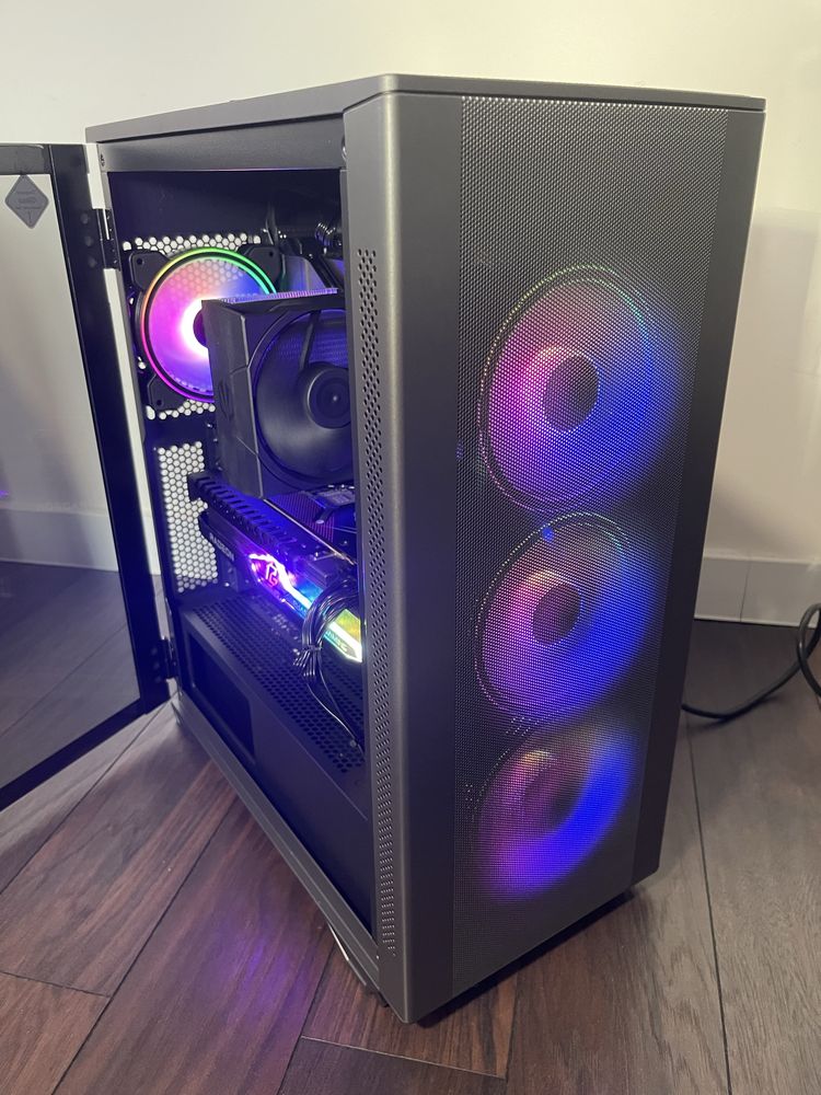 Komputer do gier Intel I5 12600kf rx 7900 XT 32 gb