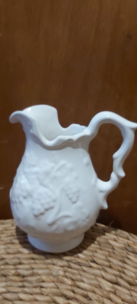 Старинный Молочник, Кувшин -Редкой формы